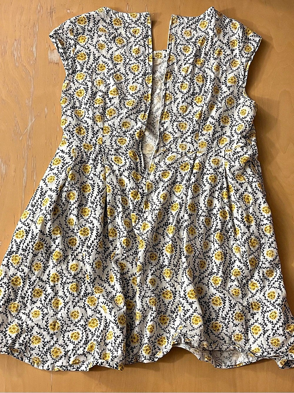 Maya Traders Floral A-line Dress in White & Yellow